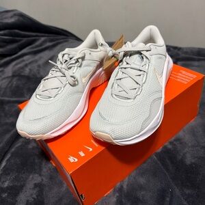 Nike Light Gray and Cream Running Shoes